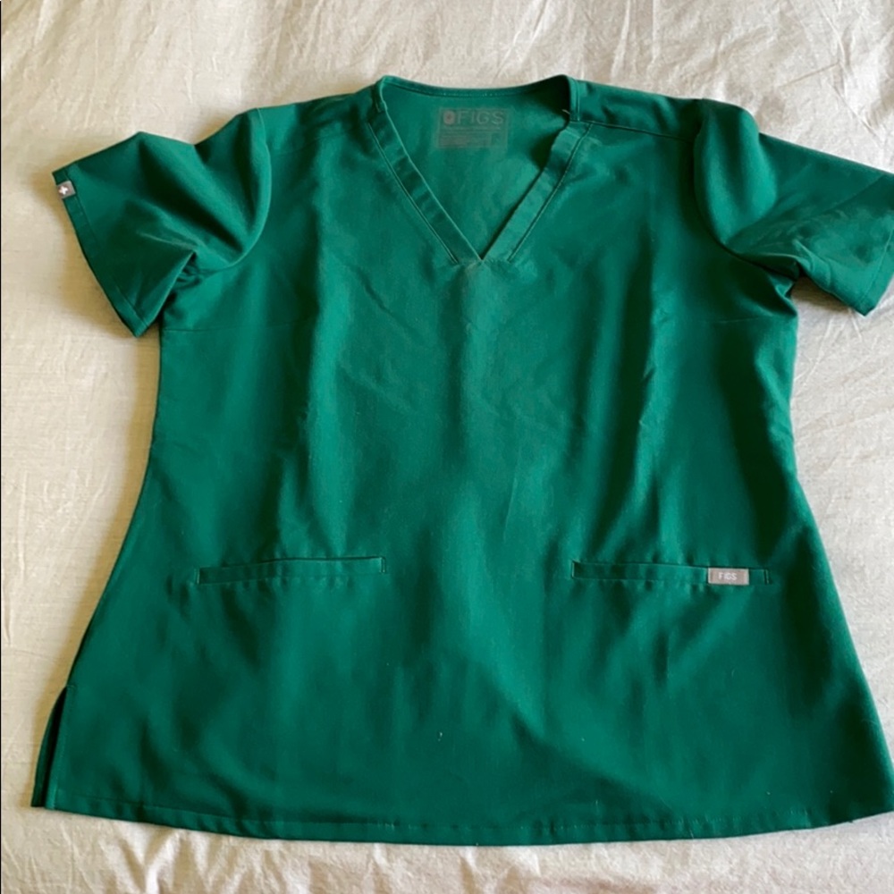 Figs Casma 3 pocket top - Hunter Green